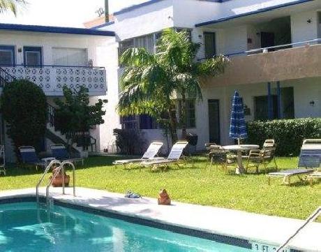 Fronds Motel and Apts.