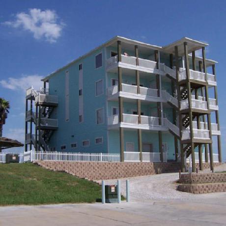 Beachgate CondoSuites and Motel