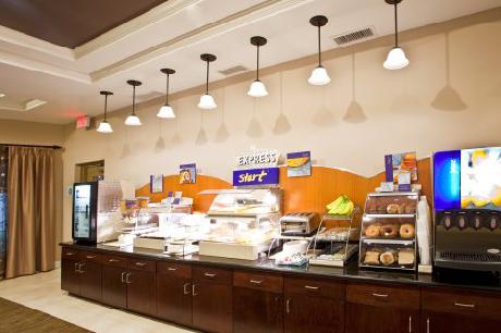 Holiday Inn Express Hotel & Suites PALATKA NORTHWEST