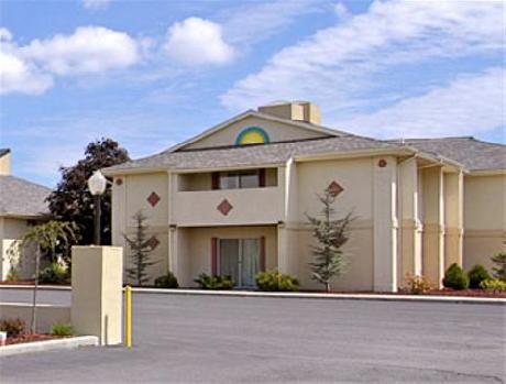 Days Inn And Suites Frostburg