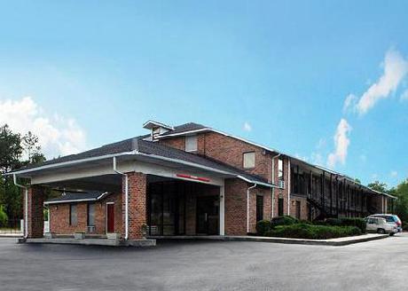 Econo Lodge Inn & Suites