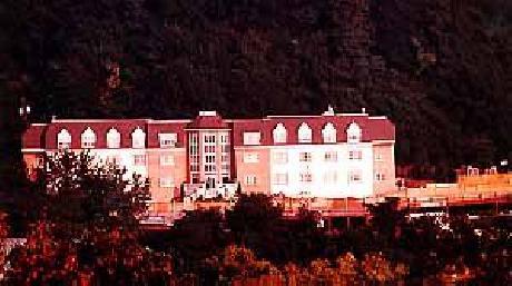 Roslyn Claremont Hotel