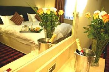 BEST WESTERN PLUS Academy Plaza Hotel