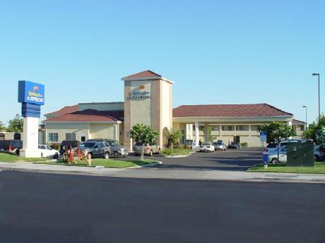Holiday Inn Express OAKDALE