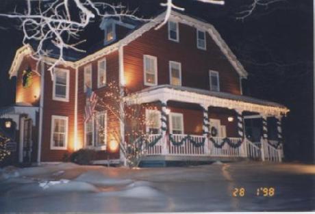 Old Red Inn and Cottages