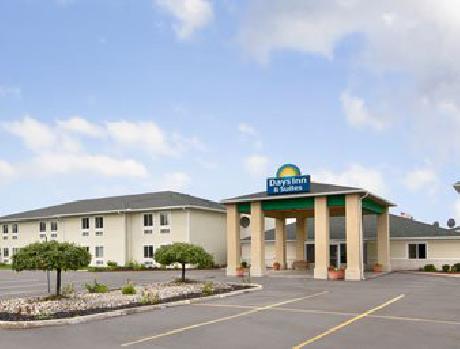 Days Inn and Suites Dundee