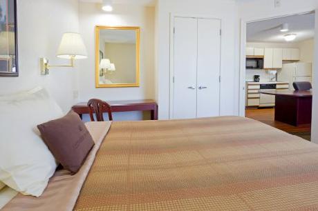 Candlewood Suites PHILADELPHIA-MT. LAUREL