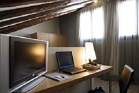 Petit Palace Plaza del Carmen