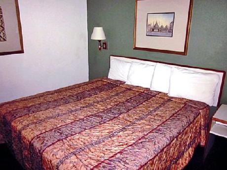 Studio 6 San Antonio  Airport