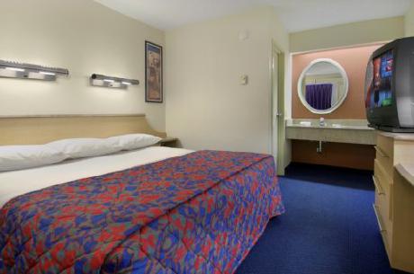 Red Roof Inn Tampa Fairgrounds