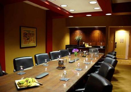 Holiday Inn PEWAUKEE-MILWAUKEE WEST