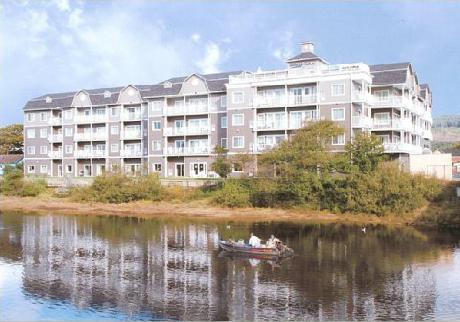 Rivertide Suites Hotel