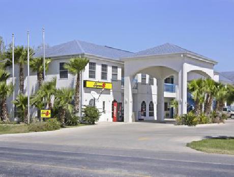 Super 8 La Feria/Harlingen Area