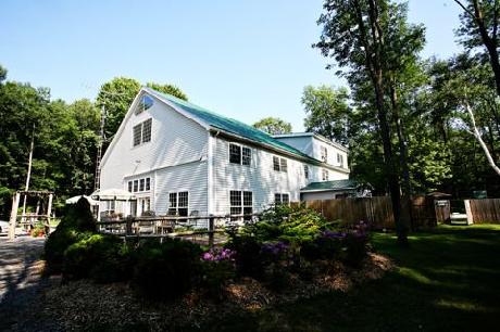 Timber House Country Inn Resort