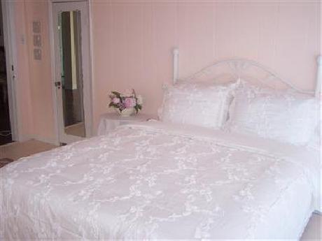 Rose Manor Bed and Breakfast