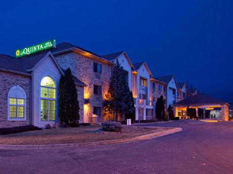 La Quinta Inn & Suites Milwaukee Delafield