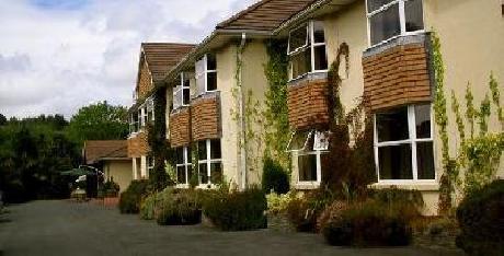 Cedar Lodge Hotel & Restaurant