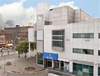 Super 8 Downtown Toronto