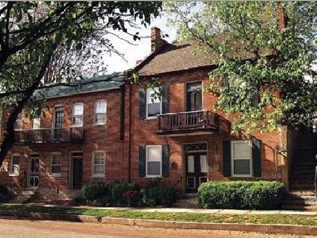 The Captain Wohlt Inn