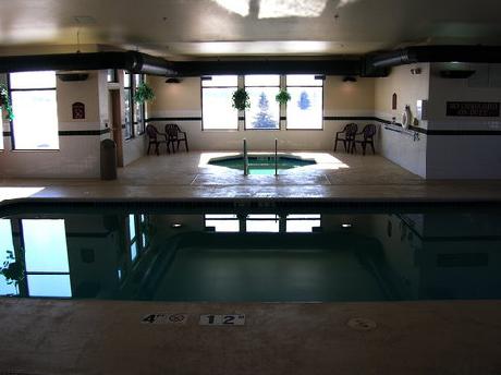 Holiday Inn Express Hotel & Suites FORT ATKINSON