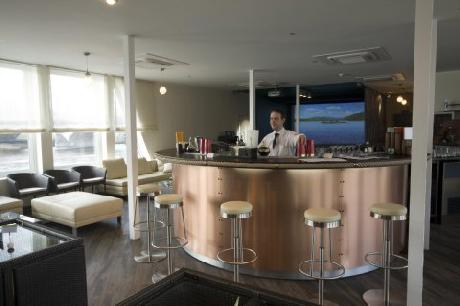 Botel golfYacht Prague