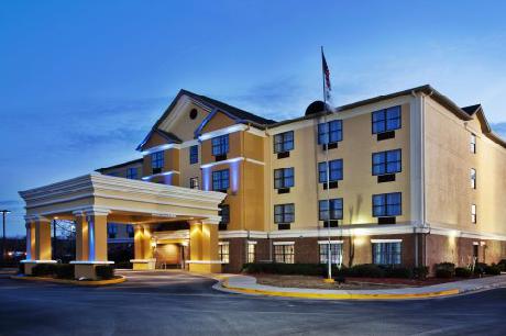 Holiday Inn Express Hotel & Suites BYRON
