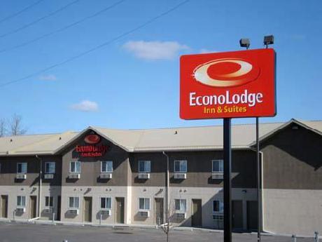 Econo Lodge Inn & Suites