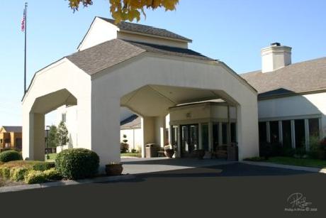 Club-Hotel Nashville Inn & Suites