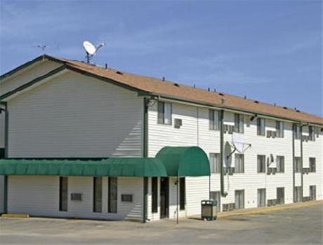 Super 8 Liberty NE Kansas City  Area