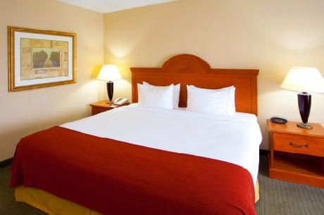 Holiday Inn Express Hotel & Suites PARKERSBURG - MINERAL WELLS