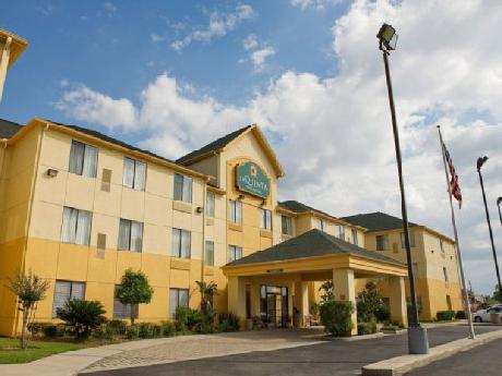 La Quinta Inn AND Suites Woodlands South