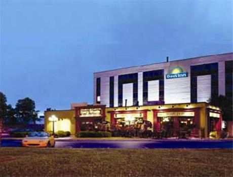 Days Inn - Ottawa West