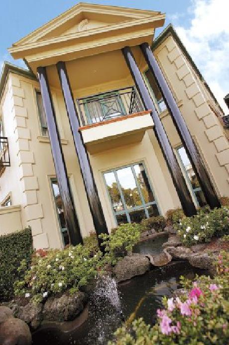 Gateway on Monash Boutique Hotel