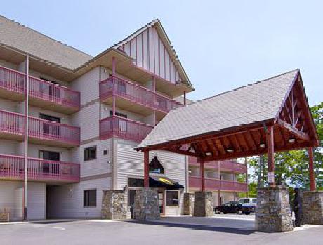 Super 8  Waynesville