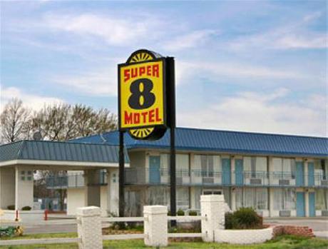 Super 8 Heth/Earle Area