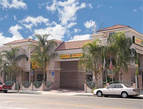 Super 8 North Hollywood