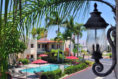 BEST WESTERN Lamplighter Inn & Suites at SDSU