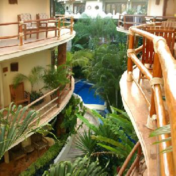 El Taj Oceanfront and Beachside Condo Hotel