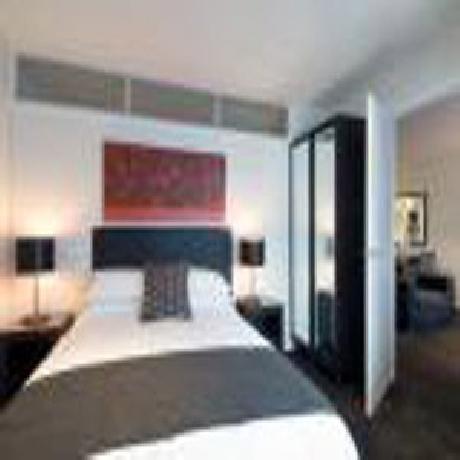 Waldorf Stadium Apartment Hotel