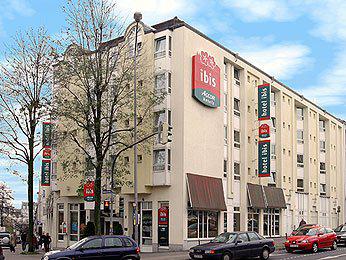 ibis Aachen Normaluhr