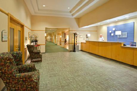 Holiday Inn Express BREEZEWOOD
