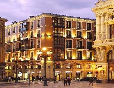 Petit Palace Arana Hotel