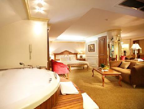 BEST WESTERN Senator Hotel