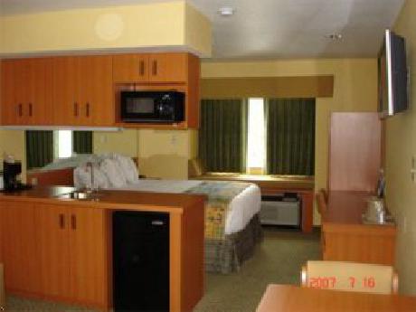 Microtel Inn & Suites Panama City