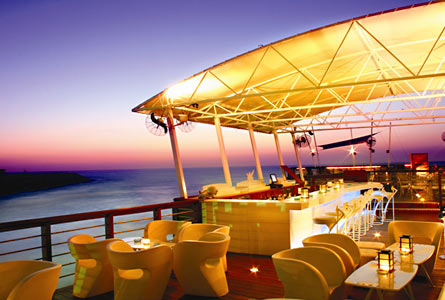 Dubai Marine Beach Hotel