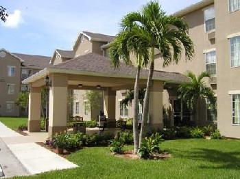 Crestwood Suites - Fort Myers