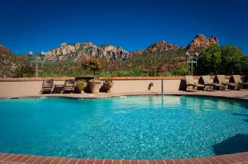 BEST WESTERN PLUS Arroyo Roble Hotel & Creekside Villas