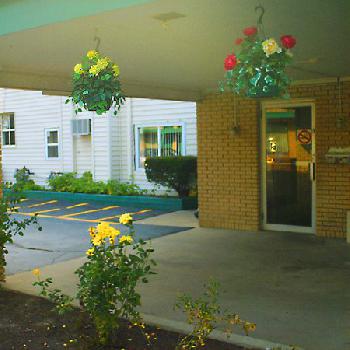 VIllage Inn Motel Berrien Spri