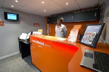 Easy Hotel
