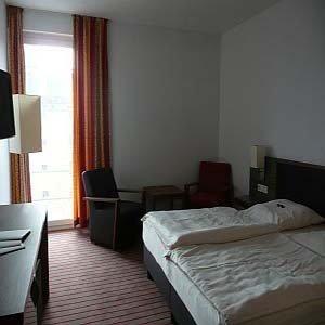 Novina hotel tillypark
